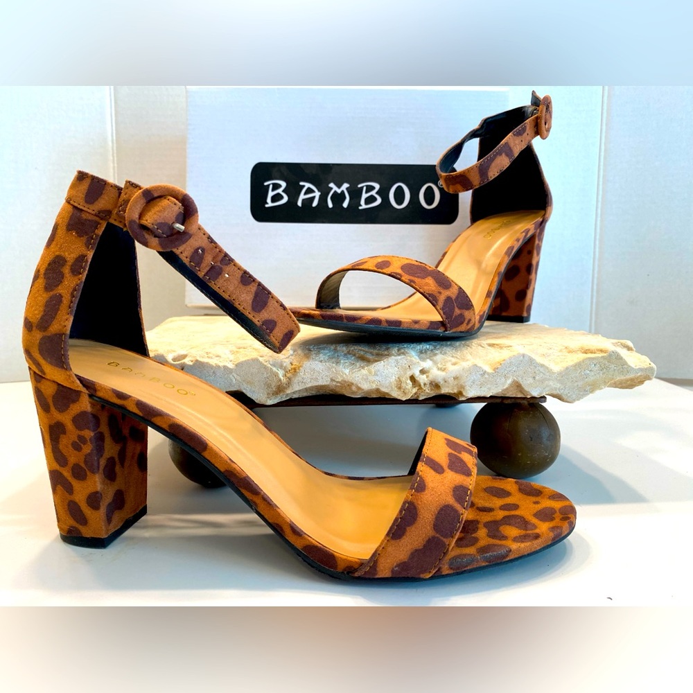 NIB Bamboo Sueded Leopard Print Block High Heel Sandal Sz 10 M
